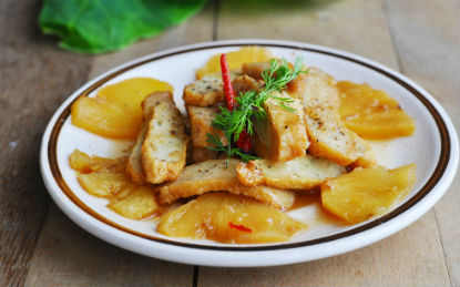 Chả cá kho dứa là món ngon với chả cá không thể bỏ qua